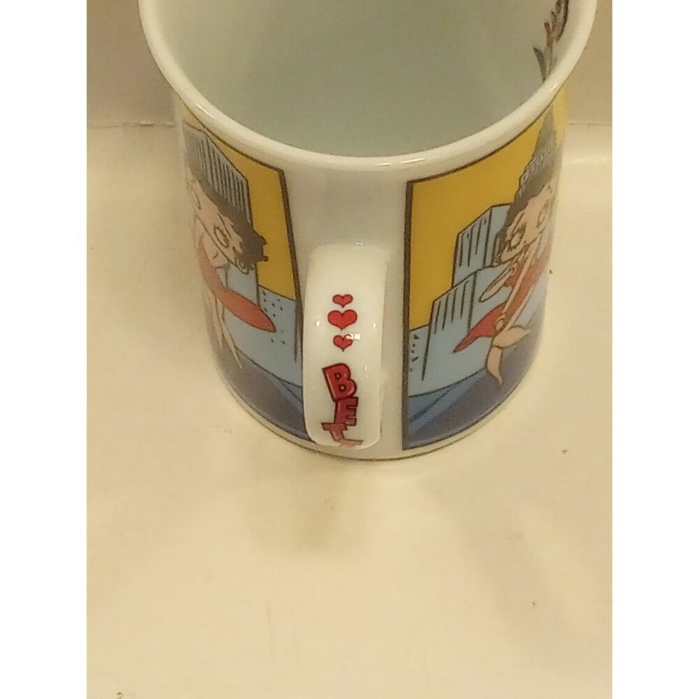 "Cool Breeze” Betty Boop Porcelain Collector Coffee Mug Danbury Mint 4" 10oz